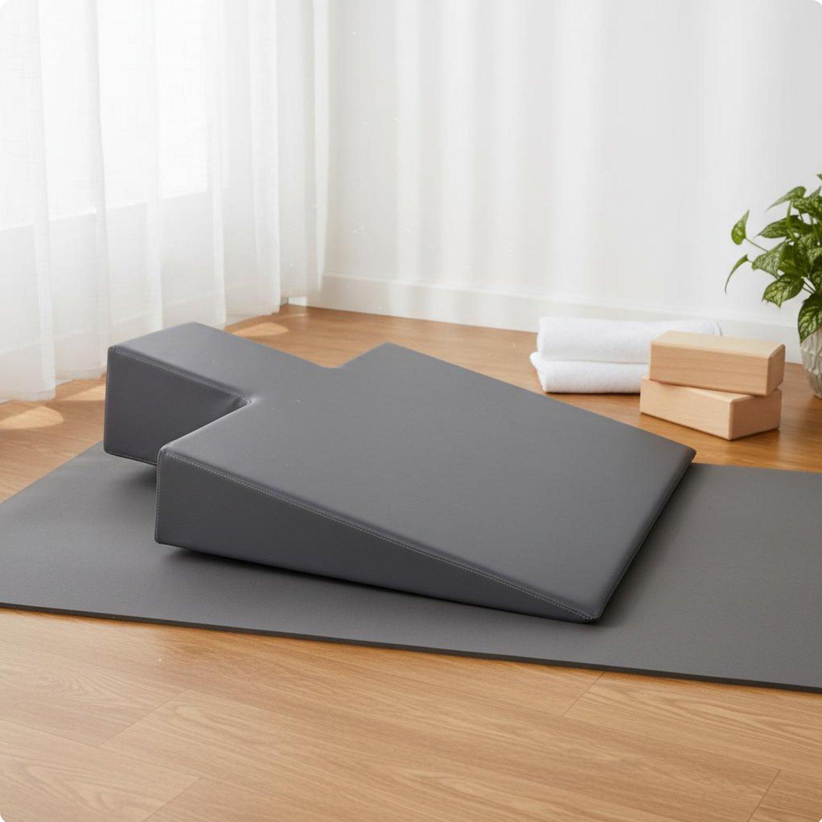 Maternity Support Cushion Dens - огляд і ціна Pilates & Yoga Training Center